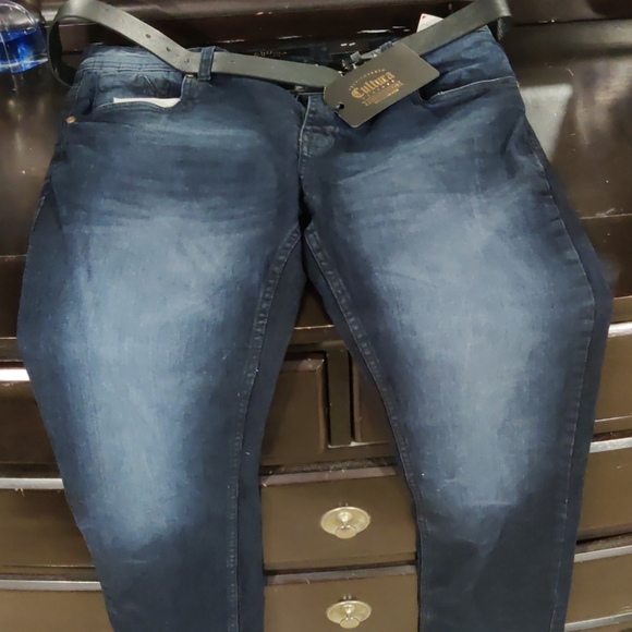 Denim Cultura Jeans - Picture 2 of 2